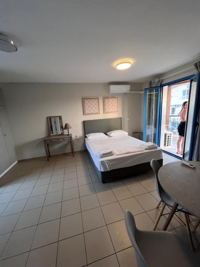 Hersonissos Centre Small Apartment Ngoại thất bức ảnh